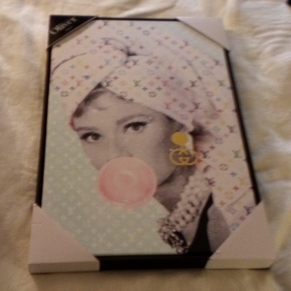 BRAND NEW BEAUTIFUL L.V. PHOTO BY OLIVER - Picture 1 of 6